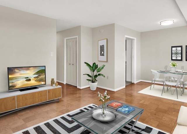 Property at 10401 Grosvenor Pl #1107, North Bethesda, MD 20852, 1 bath