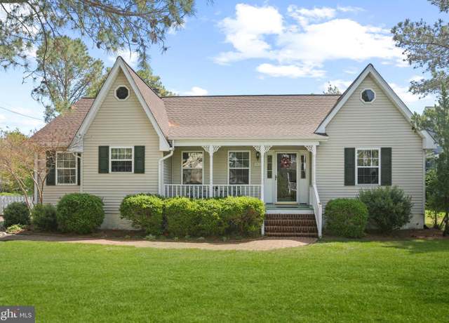 Property at 701 S Morris St S, Oxford, MD 21654, 3 beds, 2 baths