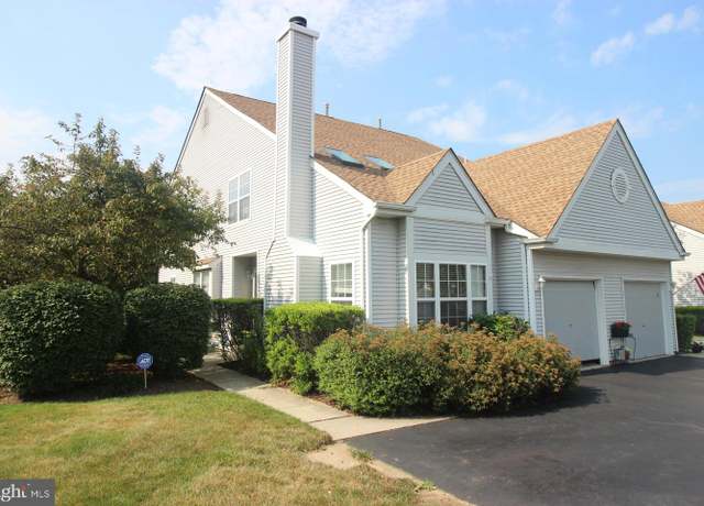 Property at 10 Aspen Ct, Bordentown, NJ 08505, 3 beds, 2.5 baths