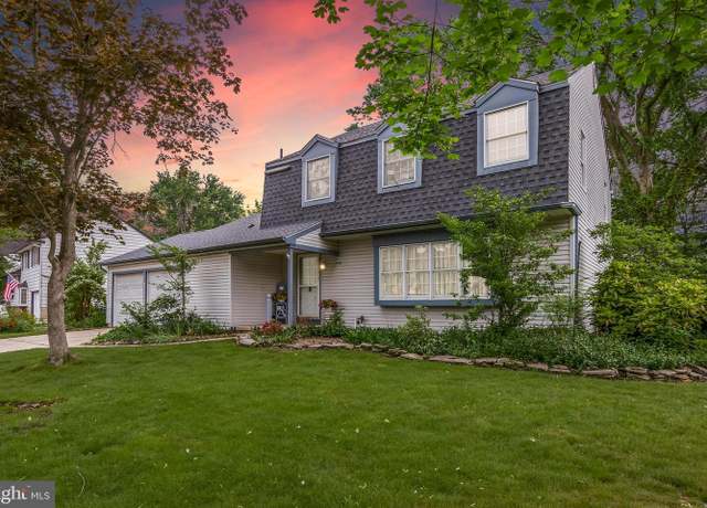Property at 240 Southview Dr, Delran, NJ 08075, 4 beds, 2.5 baths