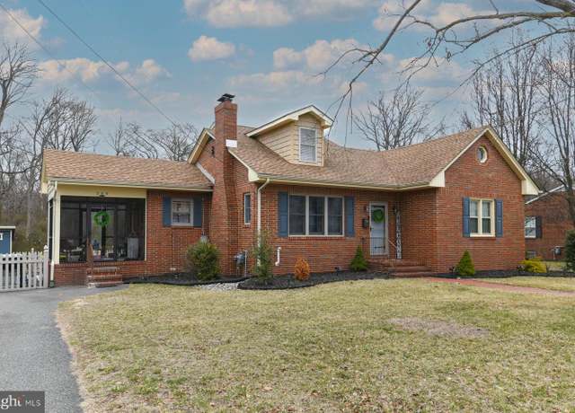 Property at 269 N Ulmer Ave, Gibbstown, NJ 08027, 3 beds, 2 baths