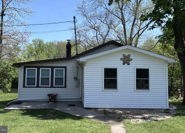 Property at 1050 N Browns Dam Dr, New Oxford, PA 17350, 2 beds, 1 bath