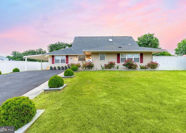 Property at 49 Highland Park Pl, Levittown, PA 19056, 4 beds, 2 baths