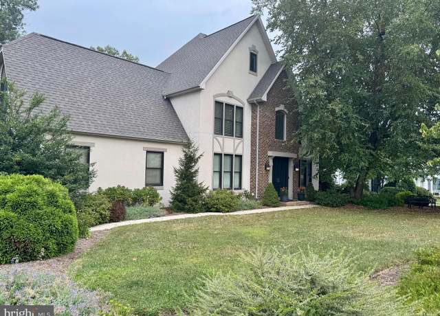 Property at 31 Charisma Dr, Camp Hill, PA 17011, 4 beds, 2.5 baths