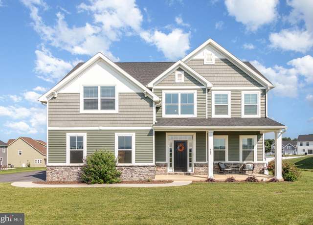 Property at 465 Winchester Dr, Chambersburg, PA 17202, 4 beds, 2.5 baths