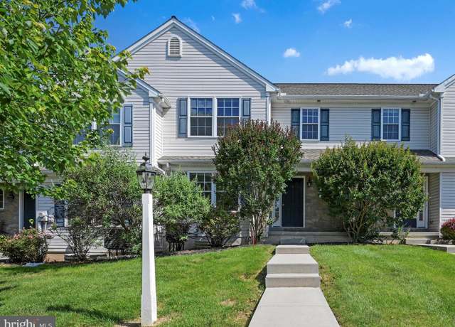 Property at 26 Bradford Dr, Leola, PA 17540, 3 beds, 2.5 baths