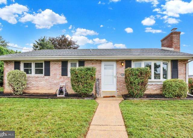 Property at 726 Suzanne Dr, Lebanon, PA 17046, 3 beds, 2 baths