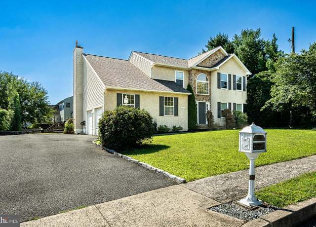 Property at 1502 Aspen Dr, Pottstown, PA 19464, 4 beds, 2.5 baths