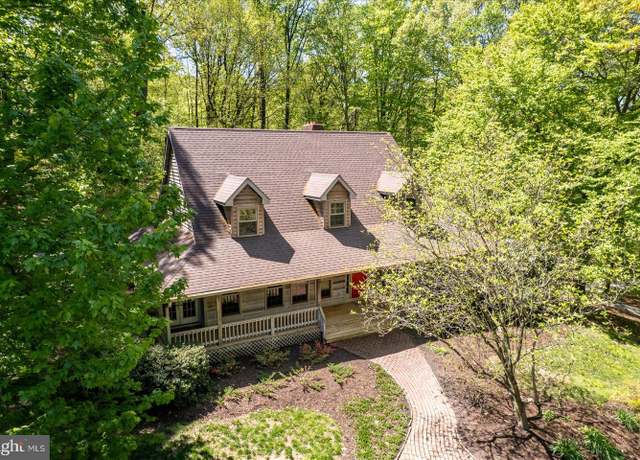 Property at 331 Laurel Dr, York, PA 17406, 3 beds, 2.5 baths