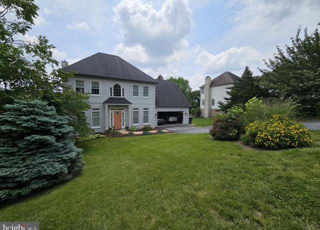 Property at 1012 Woodridge Rd, Red Lion, PA 17356, 4 beds, 3 baths