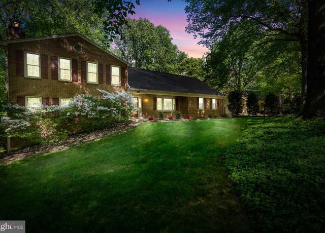 Property at 6005 Makely Dr, Fairfax Station, VA 22039, 4 beds, 3 baths