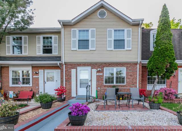 Property at 15054 Cherrydale Dr, Woodbridge, VA 22193, 3 beds, 3.5 baths