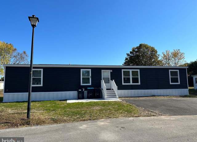 Property at 1679 S State St Unit B-9, Dover, DE 19901, 4 beds, 2 baths