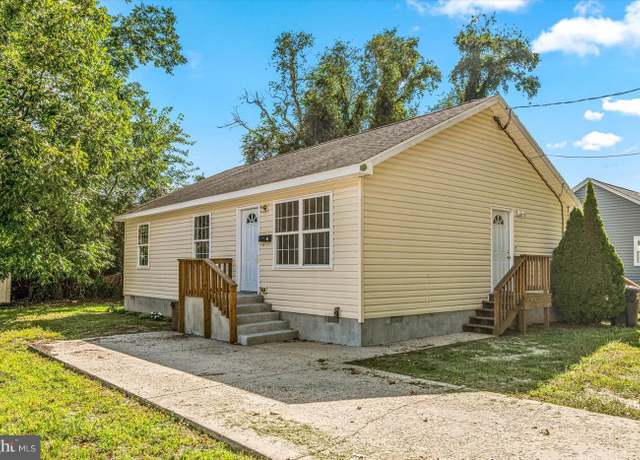 Property at 402-W 7th St, Laurel, DE 19956, 3 beds, 2 baths