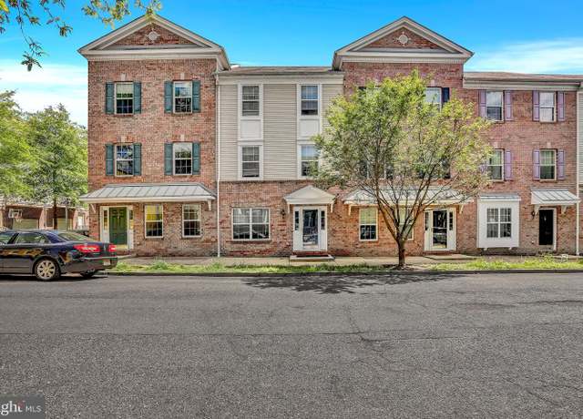 Property at 17 Cliff St, Trenton, NJ 08611, 3 beds, 2.5 baths
