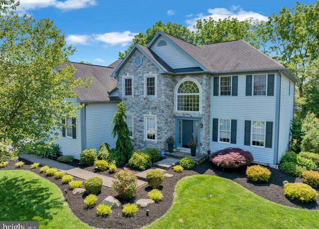 Property at 17 N Carolina Ave, Reading, PA 19608, 4 beds, 4.5 baths