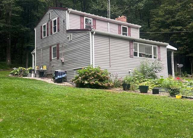 Property at 5833 Mountain Road Rd, Chambersburg, PA 17202, 2 beds, 2 baths