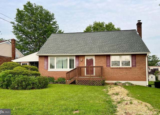 Property at 838 N Hanover St, Pottstown, PA 19464, 3 beds, 1.5 baths
