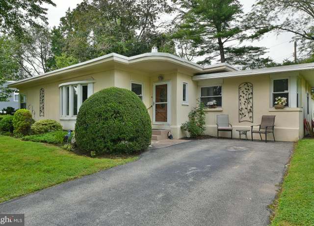 Property at 8109 Hull Dr, Wyndmoor, PA 19038, 3 beds, 2 baths