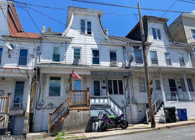 Property at 17 N Grant St, Shamokin, PA 17872, 3 beds, 1 bath