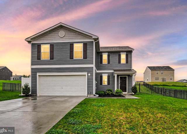 Property at 182 Knobby Hook Dr, Hanover, PA 17331, 4 beds, 2.5 baths