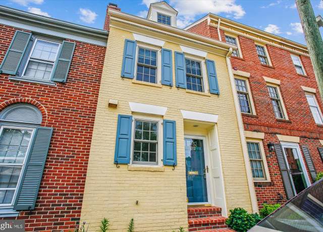 Property at 802 Bashford Ln, Alexandria, VA 22314, 3 beds, 2.5 baths