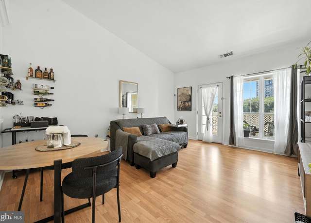 Property at 4550 Strutfield Ln #2407, Alexandria, VA 22311, 1 bed, 1 bath