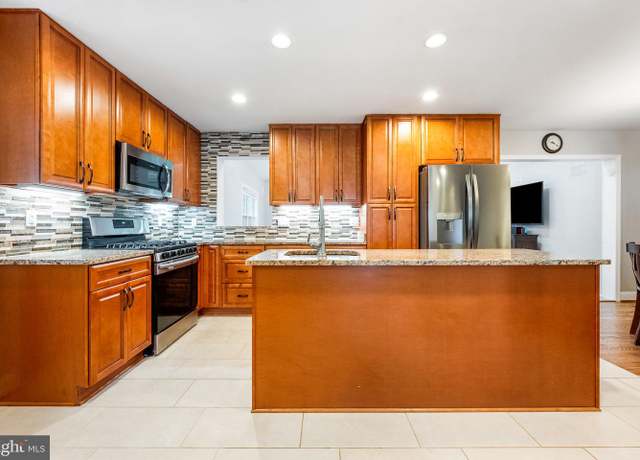 Property at 7203 Hadlow Dr, Springfield, VA 22152, 4 beds, 3 baths