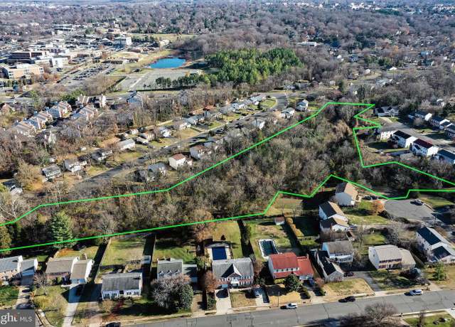Property at 10010 Willow Grv, Manassas, VA 20110