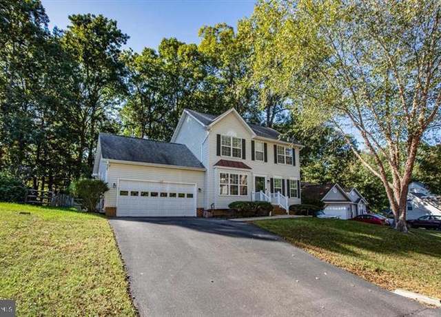 Property at 11709 Woodland View Dr, Fredericksburg, VA 22407, 3 beds, 3.5 baths