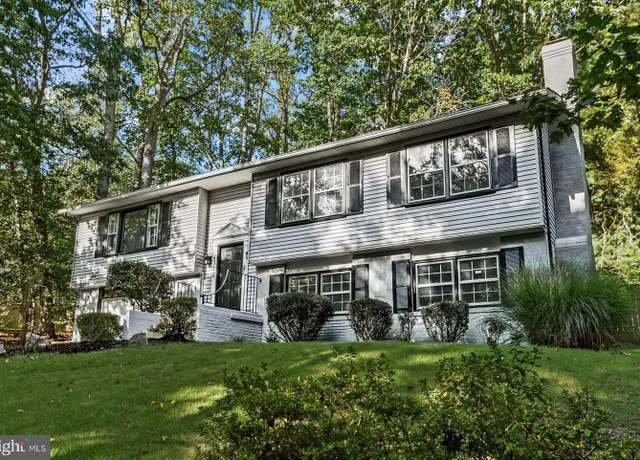 Property at 2312 Harpoon Dr, Stafford, VA 22554, 5 beds, 3 baths