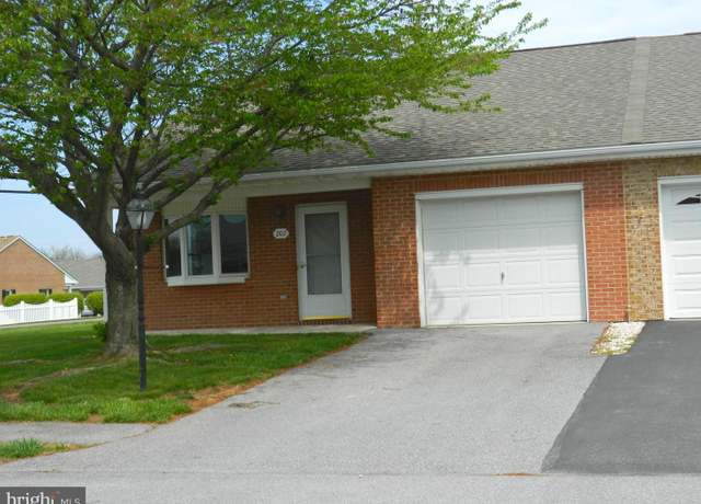 Property at 202 Winding Oak Dr, Hagerstown, MD 21740, 1 bed, 2 baths