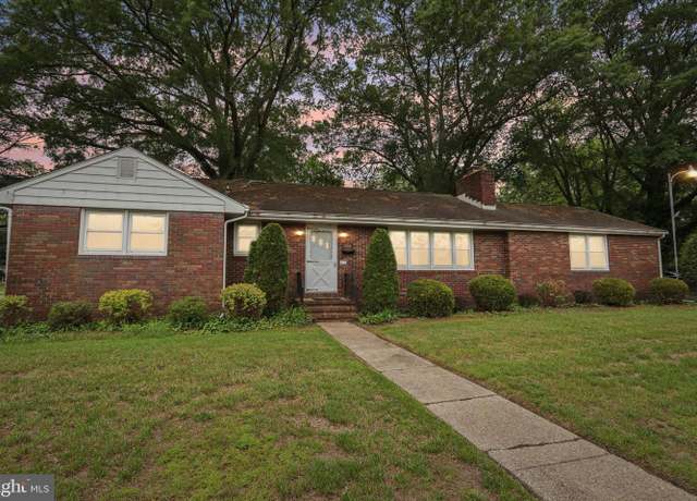 Property at 212 W Lincoln St, Bridgeton, NJ 08302, 3 beds, 2 baths