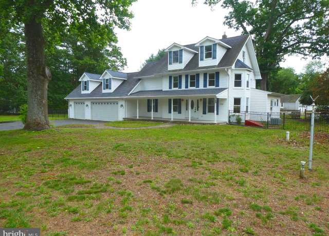 Property at 126 E Central Ave, Hammonton, NJ 08037, 5 beds, 3 baths