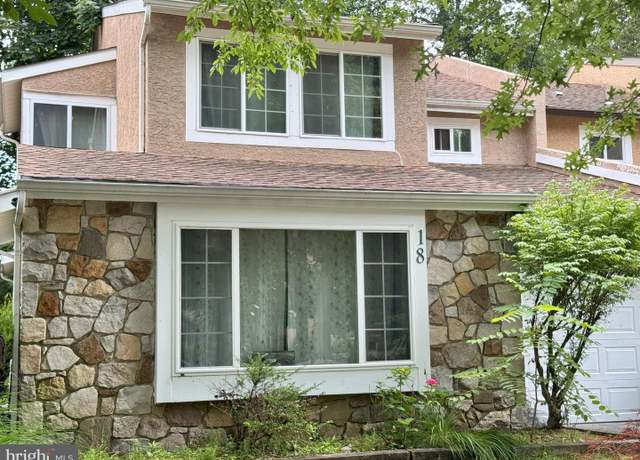 Property at 18 Goshawk Ct, Voorhees, NJ 08043, 3 beds, 2.5 baths