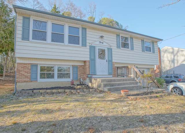 Property at 30 Greenbriar Rd, Turnersville, NJ 08012, 3 beds, 1.5 baths