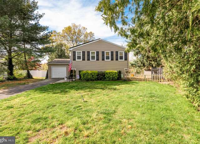 Property at 724 Chetwood Ct, West Deptford, NJ 08096, 4 beds, 2.5 baths