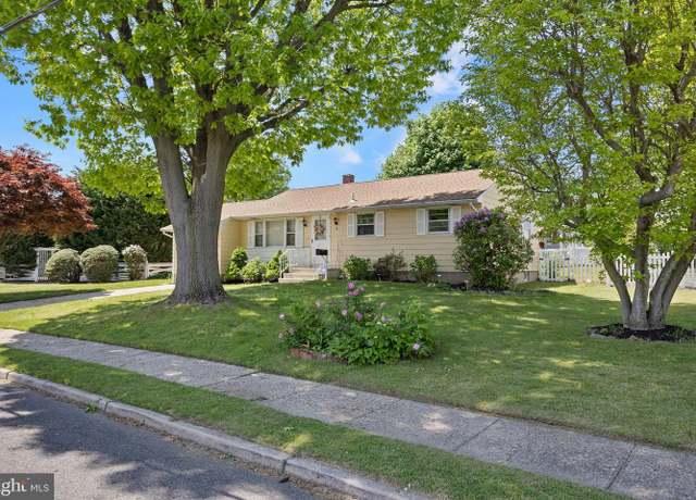 Property at 5 Roslyn Rd, Hamilton, NJ 08610, 3 beds, 2 baths