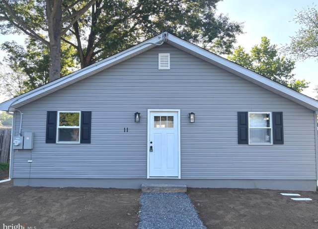 Property at 11 Shirley St, Woodstown, NJ 08098, 3 beds, 1 bath