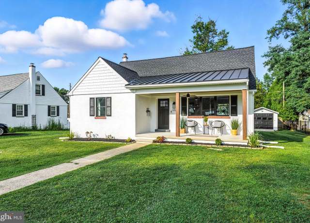 Property at 107 Greenview Dr, West Chester, PA 19382, 4 beds, 2 baths