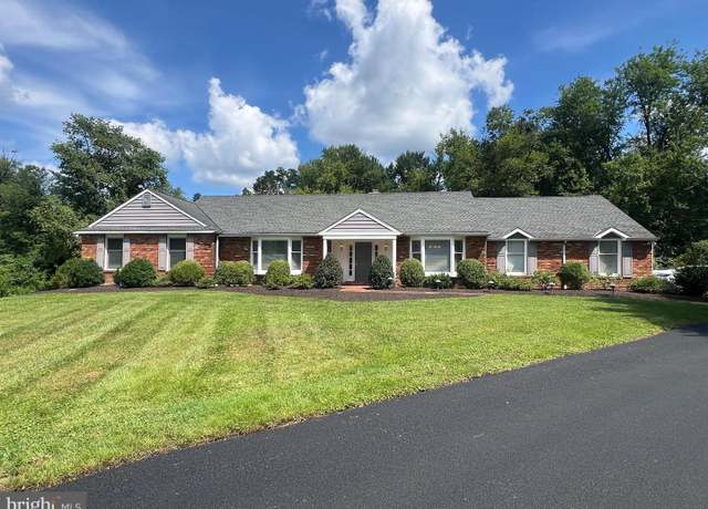 Property at 450 S Ithan Ave, Villanova, PA 19085, 5 beds, 3.5 baths