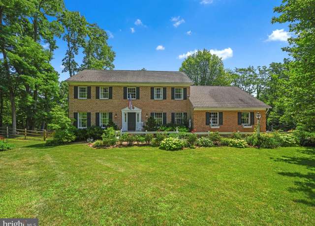Property at 9 Deerfield Rd, Lancaster, PA 17603, 5 beds, 3 baths