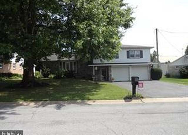 Property at 66 Crestview Dr, Lebanon, PA 17042, 3 beds, 3 baths
