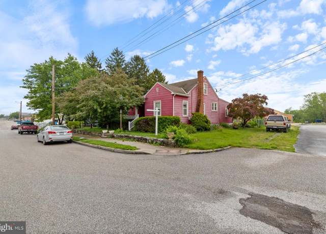 Property at 621 Gay St, Hanover, PA 17331, 4 beds, 1 bath