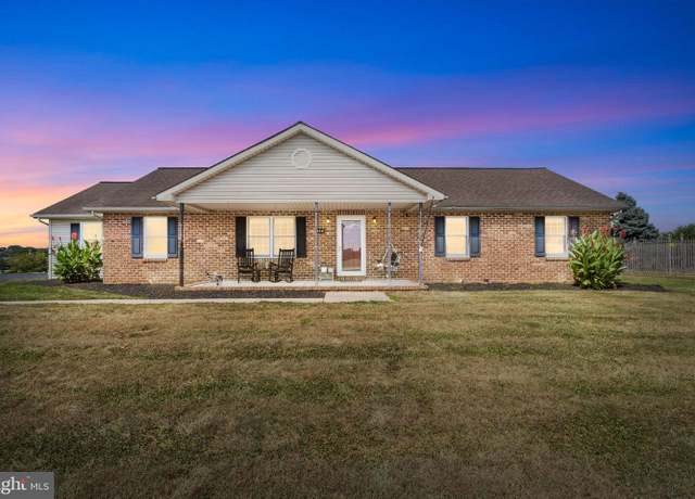 Property at 1451 Wanda Dr, Hanover, PA 17331, 3 beds, 2 baths