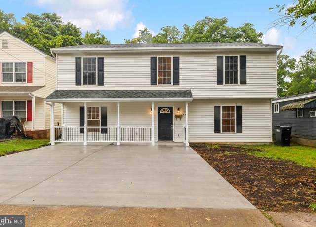 Property at 417 Gates St, Fredericksburg, VA 22401, 4 beds, 2.5 baths