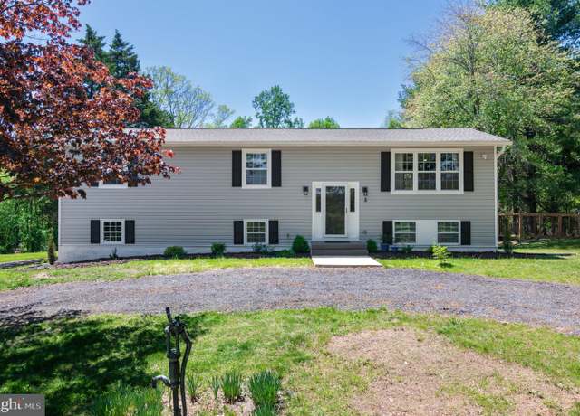 Property at 7612 Leeds Mnr, Marshall, VA 20115, 3 beds, 3 baths