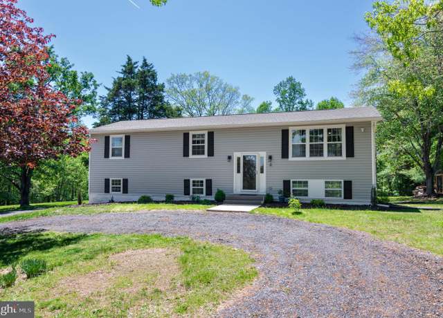 Property at 7612 Leeds Mnr, Marshall, VA 20115, 3 beds, 3 baths