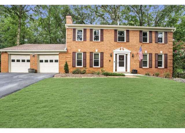 Property at 12147 Holly Knoll Cir, Great Falls, VA 22066, 6 beds, 3.5 baths