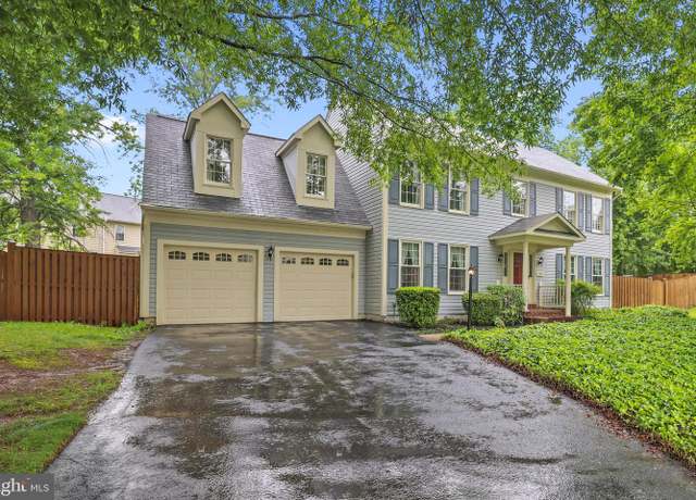 Property at 209 Primrose Ct SW, Leesburg, VA 20175, 5 beds, 2.5 baths
